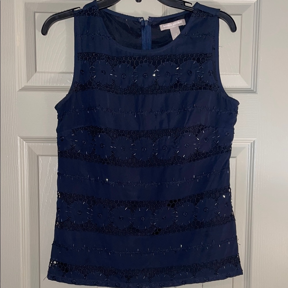 Size 4 Banana Republic “True Navy” Blue Sequin Fitted Shell Top